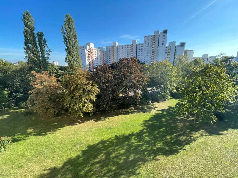 Familienschmuckstück in der Gropiusstadt — photo 1